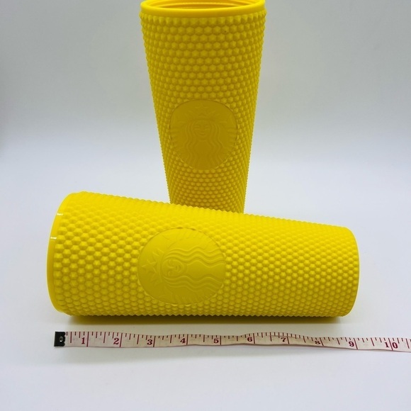 STARBUCKS SET OF 2 YELLOW & GREEN DRINK HOLDER WITH STRAW AND LID 20 OZ - Picture 11 of 14